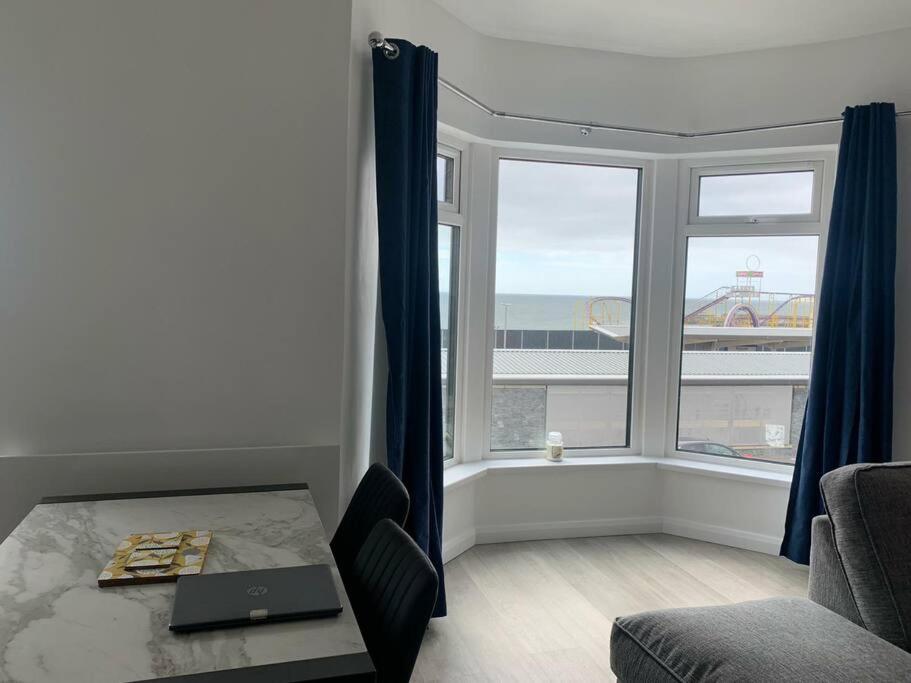 Modern Apartment With Sea Views Portrush Exterior foto