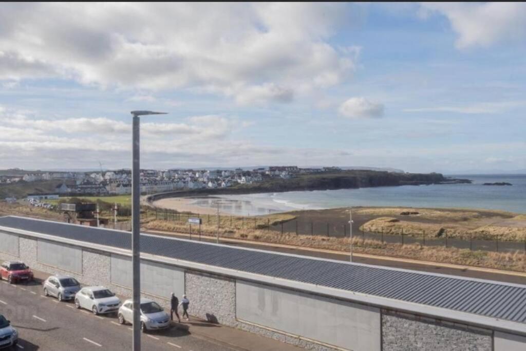 Modern Apartment With Sea Views Portrush Exterior foto